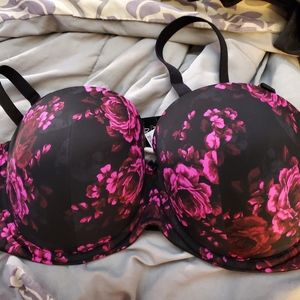TORRID push up strapless multi way straps 46DD